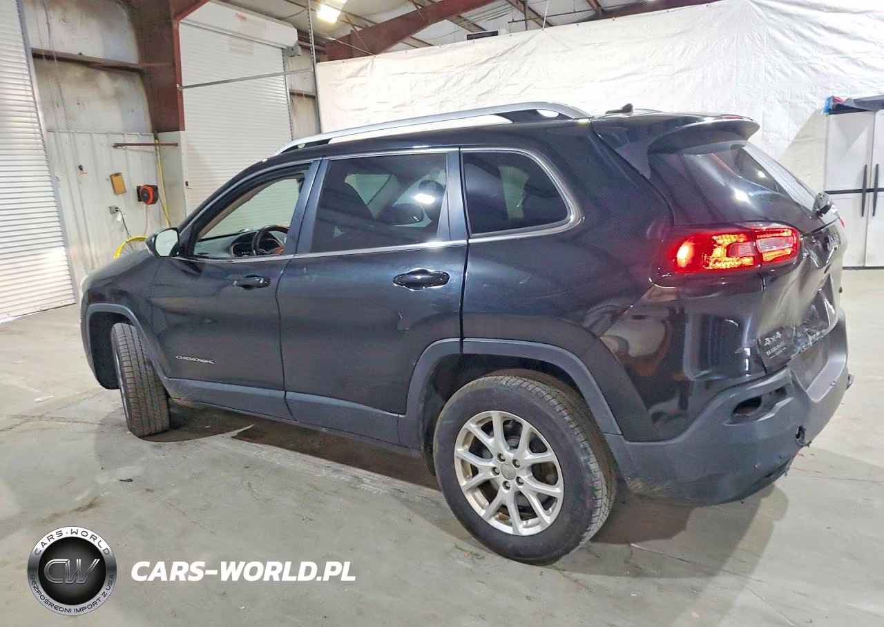2016 Jeep Cherokee Latitude VIN:1C4PJMCB9GW117583 - 2