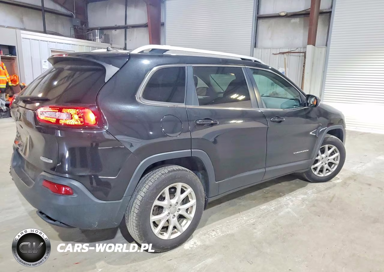 2016 Jeep Cherokee Latitude VIN:1C4PJMCB9GW117583 - 3