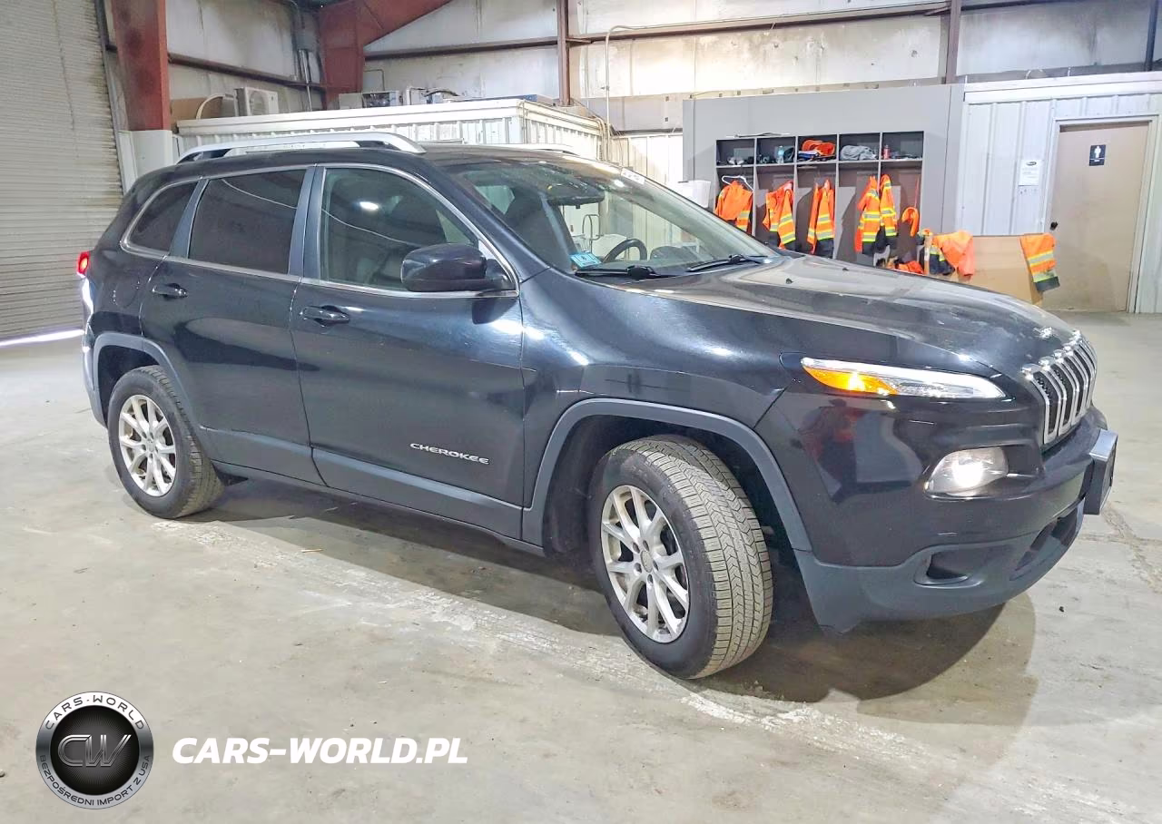2016 Jeep Cherokee Latitude VIN:1C4PJMCB9GW117583 - 4