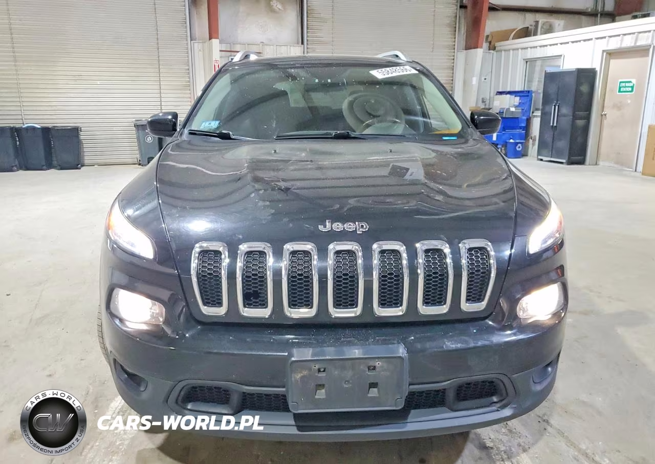 2016 Jeep Cherokee Latitude VIN:1C4PJMCB9GW117583 - 5