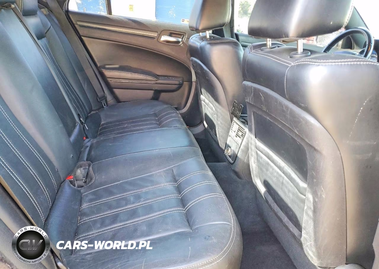 2014 Chrysler 300 S VIN:2C3CCAGG1EH229517 - 10