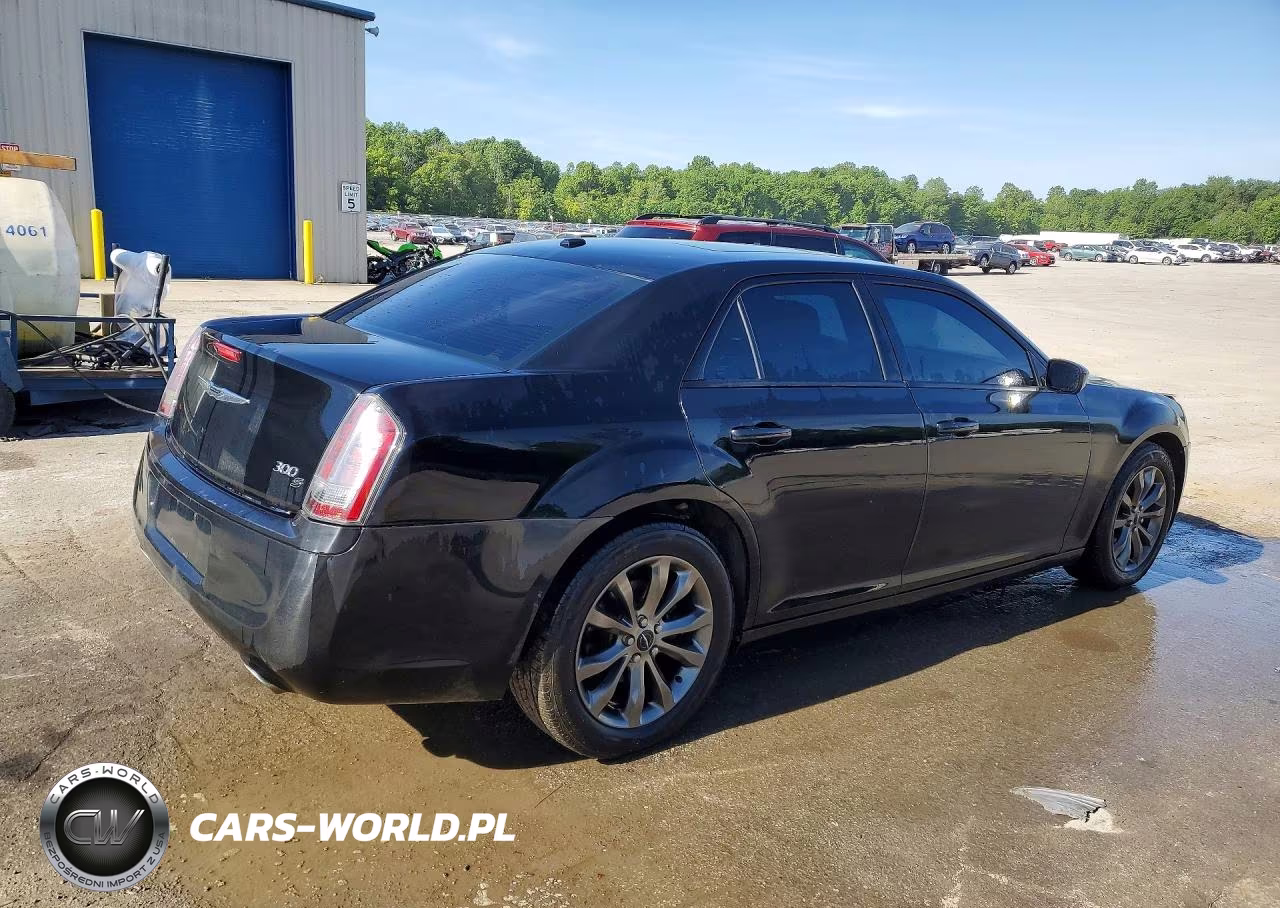 2014 Chrysler 300 S VIN:2C3CCAGG1EH229517 - 3