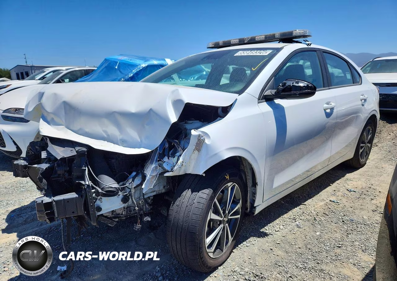 2024 Kia Forte Lxs – zdjęcie 1 z 12