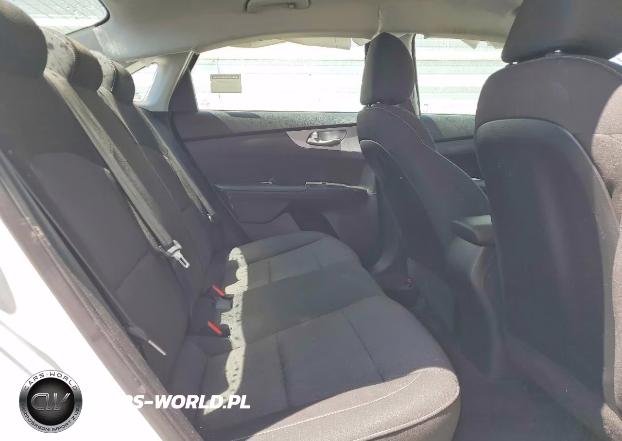 2024 Kia Forte Lxs VIN:3KPF24AD2RE836233 - 10