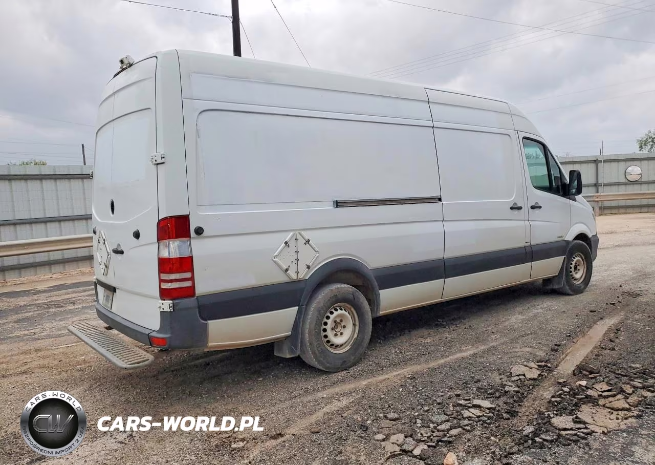 2014 Mercedes Benz Sprinter 2500 Delivery Van VIN:WD3PE8DE0E5894591 - 3