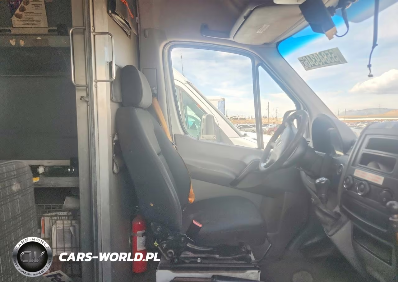 2014 Mercedes Benz Sprinter 2500 Delivery Van VIN:WD3PE8DE8E5899697 - 11