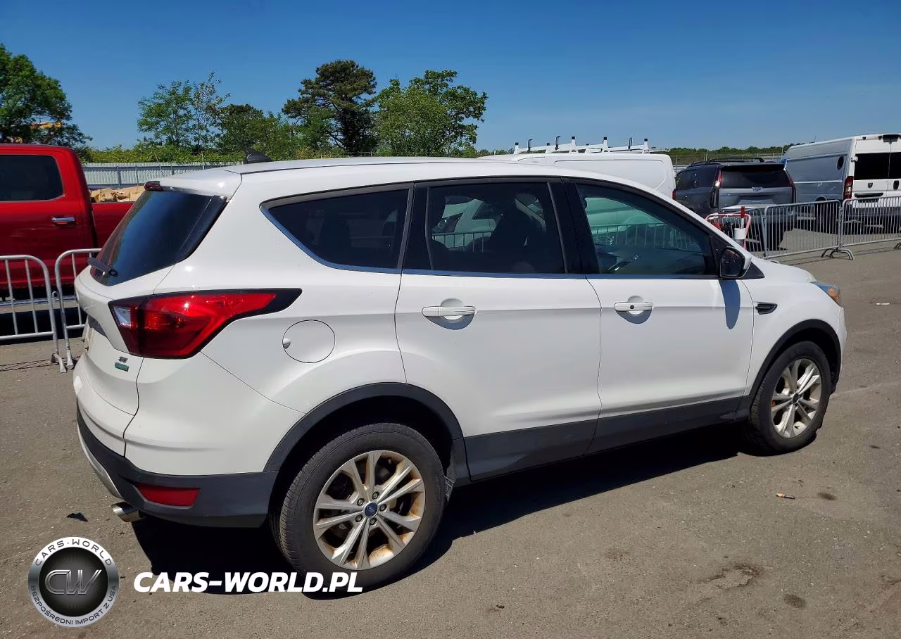 2019 Ford Escape Se VIN:1FMCU0GD9KUC34204 - 3