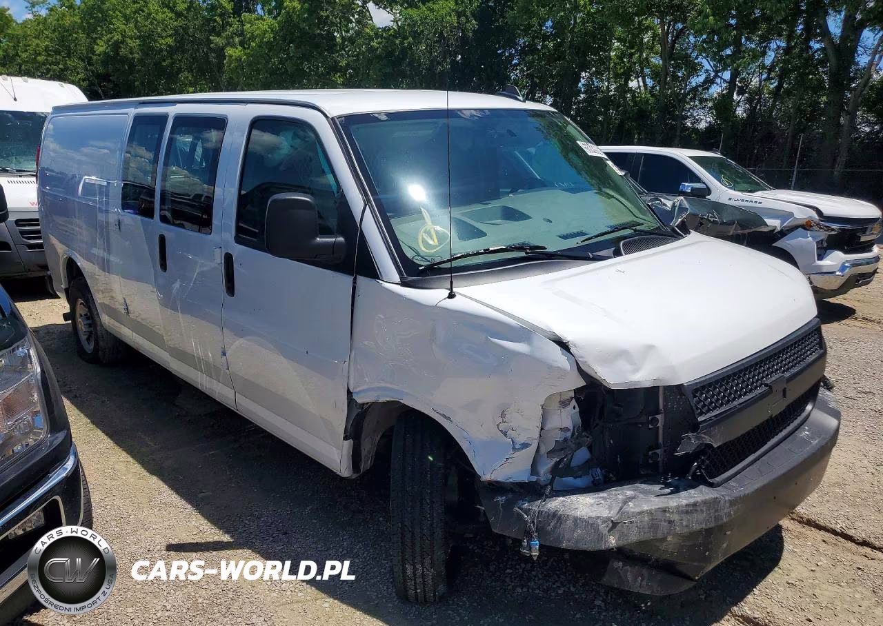 2024 Chevrolet Express 2500 Cargo Delivery Van VIN:1GCWGBF71R1282078 - 4