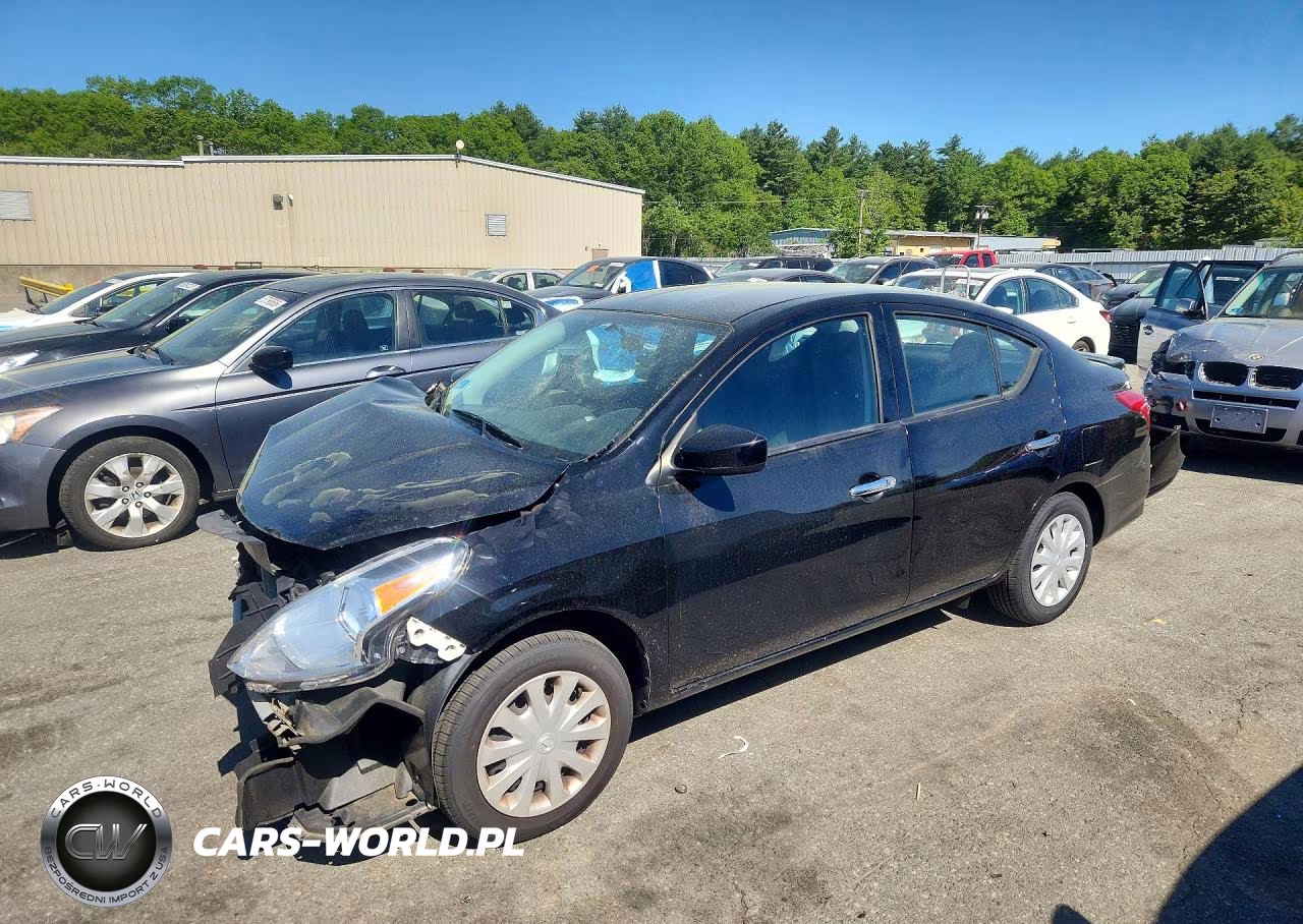 2019 Nissan Versa Sv