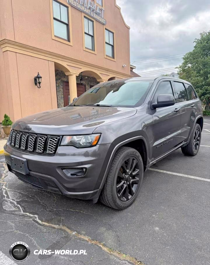 2018 Jeep Grand Cherokee Laredo – zdjęcie 1 z 13