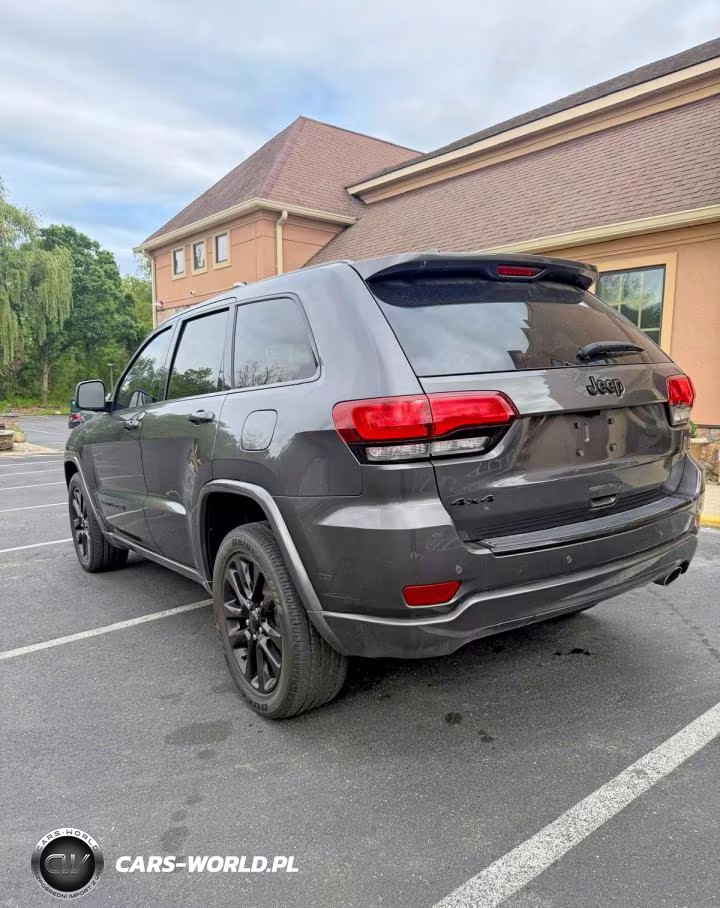 2018 Jeep Grand Cherokee Laredo VIN:1C4RJFAG4JC147876 - 2
