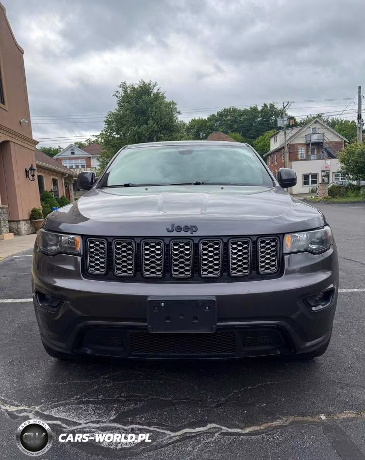 2018 Jeep Grand Cherokee Laredo VIN:1C4RJFAG4JC147876 - 5