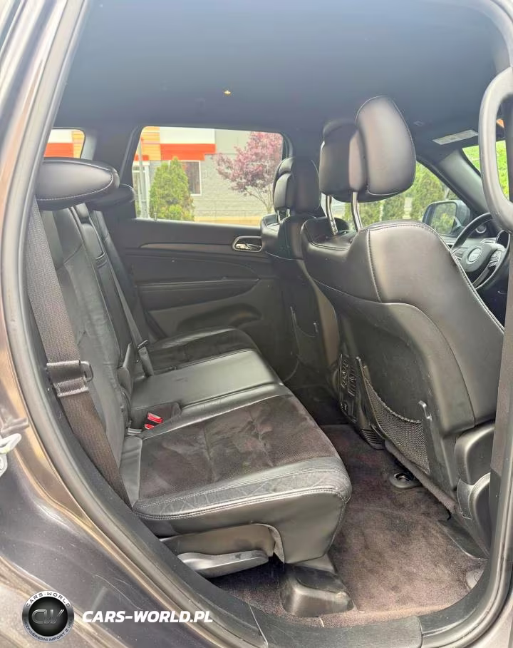 2018 Jeep Grand Cherokee Laredo VIN:1C4RJFAG4JC147876 - 7