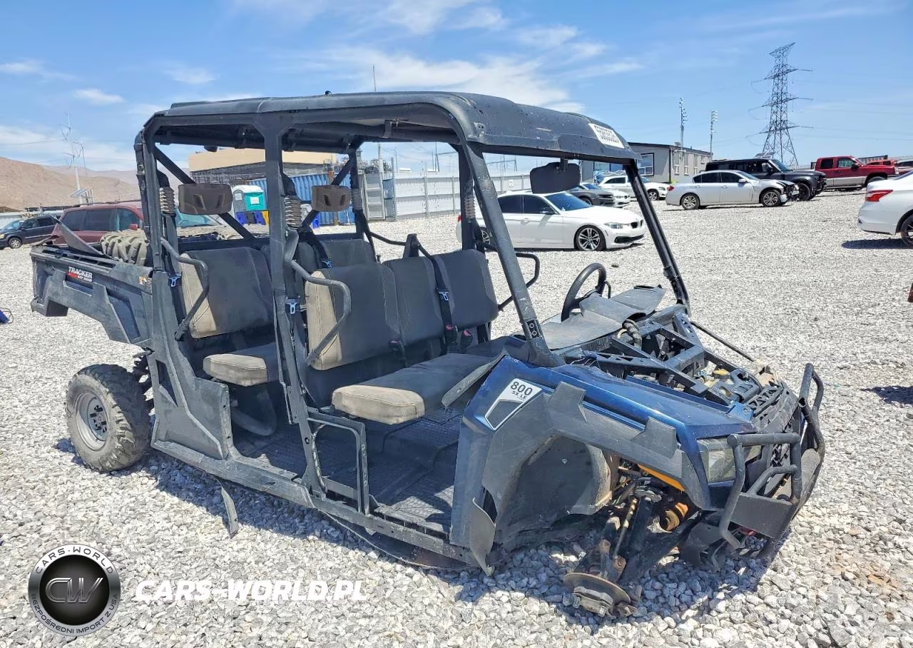 2022 Tracker Utility Vehicle