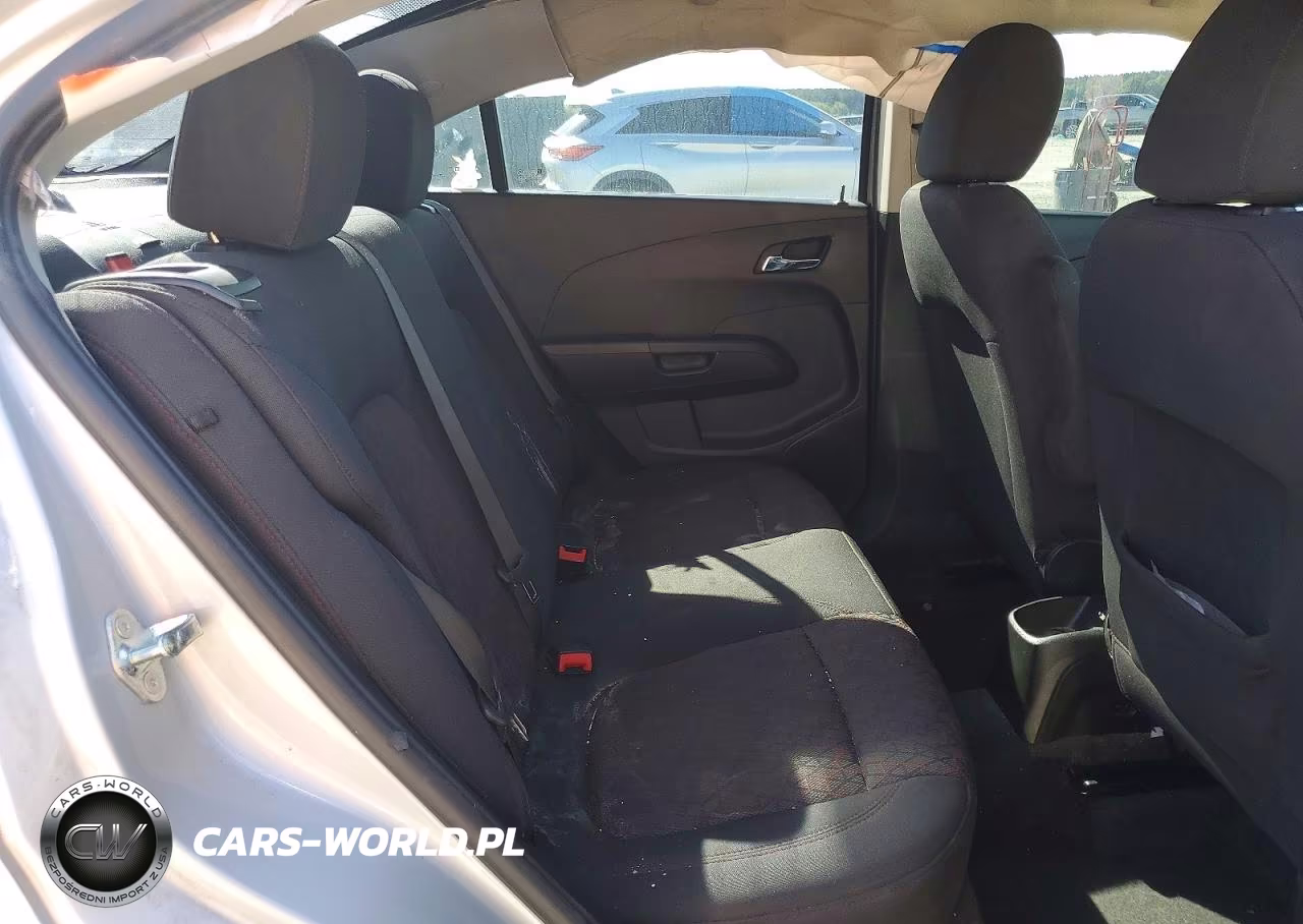 2019 Chevrolet Sonic Lt VIN:1G1JD5SB6K4145570 - 10