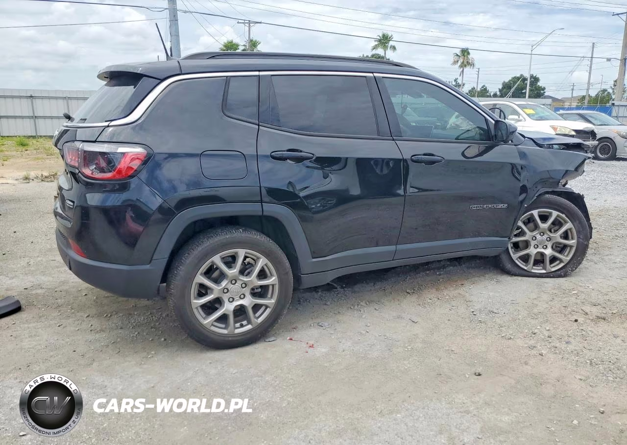 2022 Jeep Compass Latitude Lux VIN:3C4NJDFB3NT196870 - 3