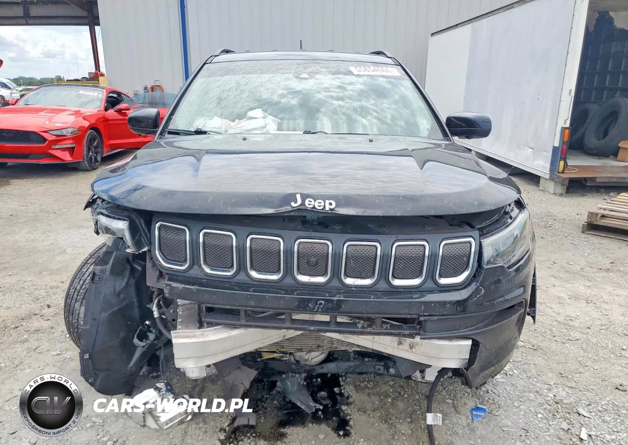 2022 Jeep Compass Latitude Lux VIN:3C4NJDFB3NT196870 - 5