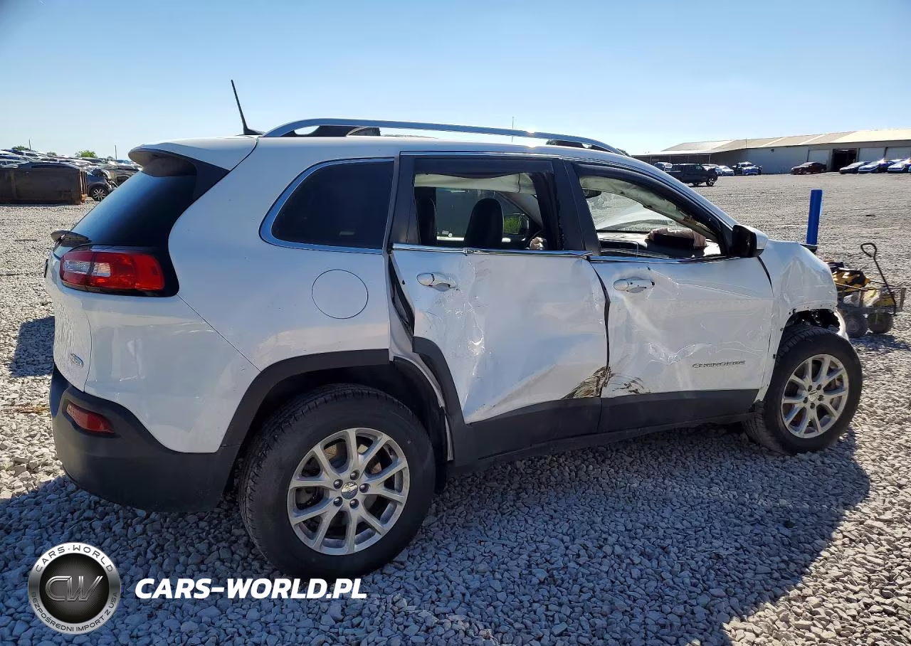 2018 Jeep Cherokee Latitude Plus VIN:1C4PJMLB1JD603937 - 3
