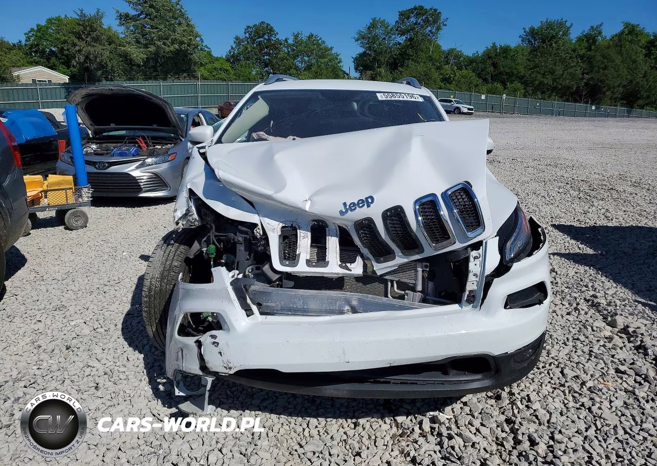 2018 Jeep Cherokee Latitude Plus VIN:1C4PJMLB1JD603937 - 5