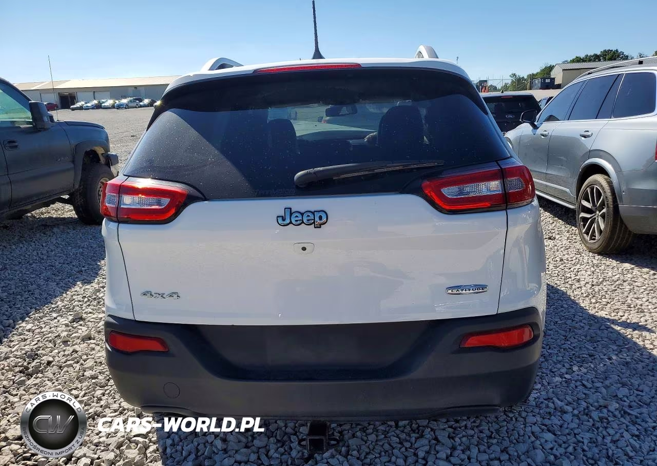 2018 Jeep Cherokee Latitude Plus VIN:1C4PJMLB1JD603937 - 6