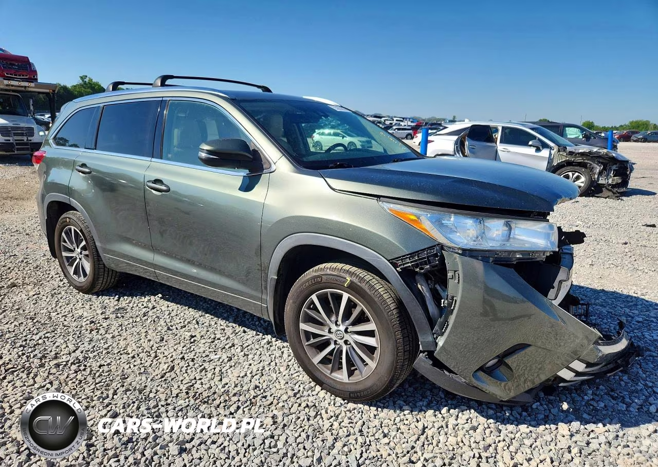 2018 Toyota Highlander Xle VIN:5TDJZRFH8JS856785 - 4