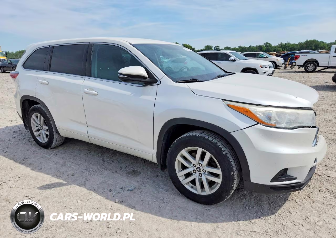 2016 Toyota Highlander Le VIN:5TDBKRFH3GS231423 - 4