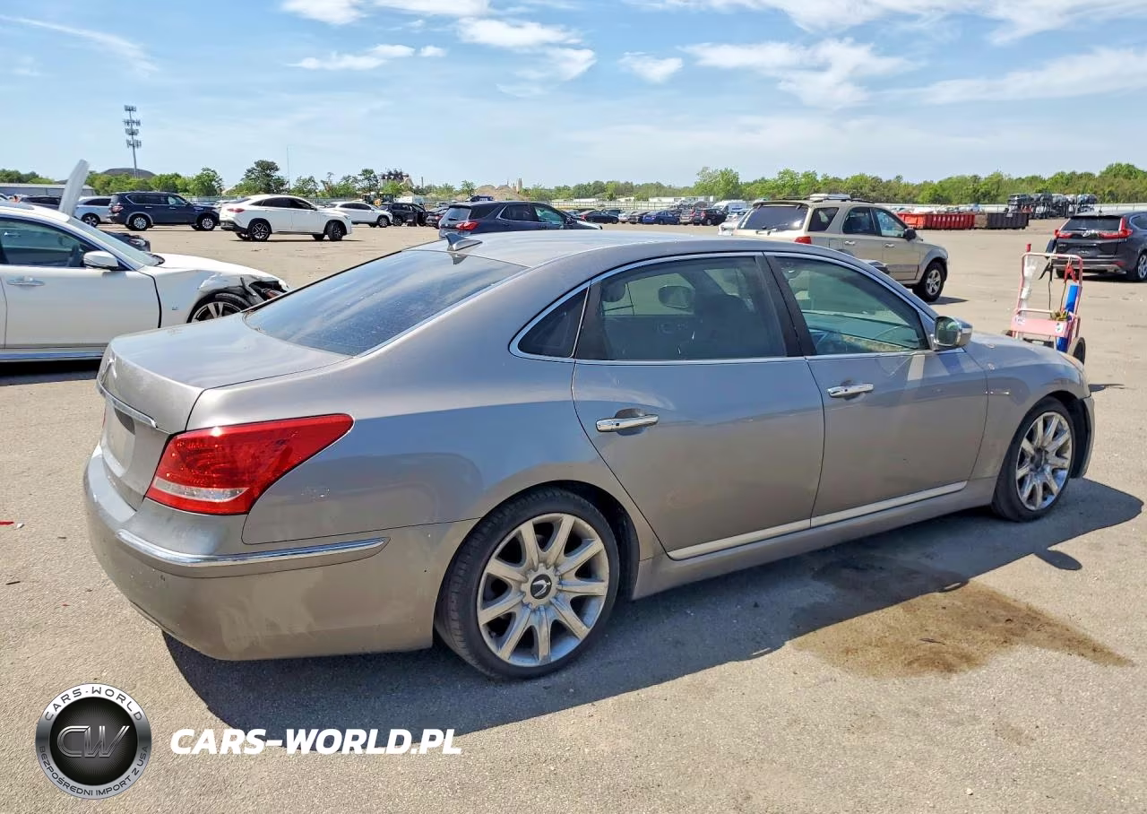 2011 Hyundai Equus Signature VIN:KMHGH4JF6BU034727 - 3