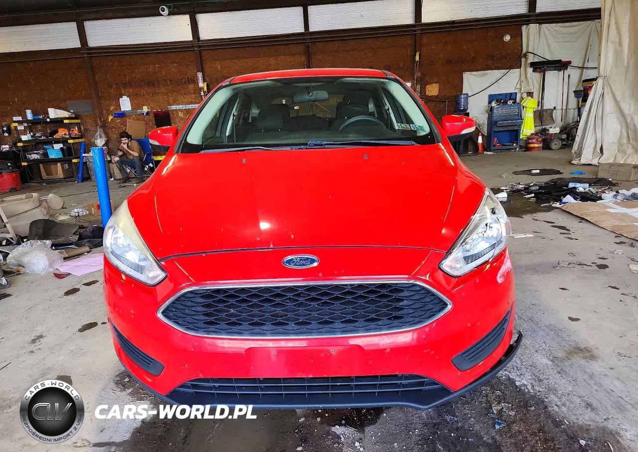 2017 Ford Focus Se VIN:1FADP3K20HL232708 - 5