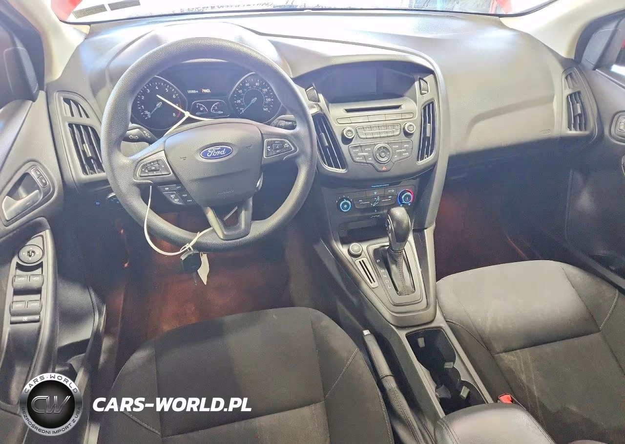 2017 Ford Focus Se VIN:1FADP3K20HL232708 - 8