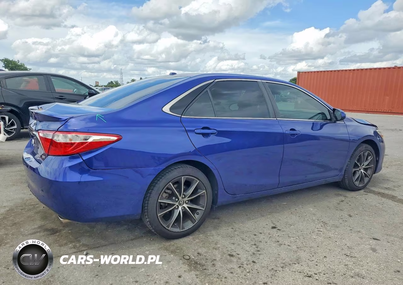 2016 Toyota Camry Xse VIN:4T1BF1FK9GU592972 - 3
