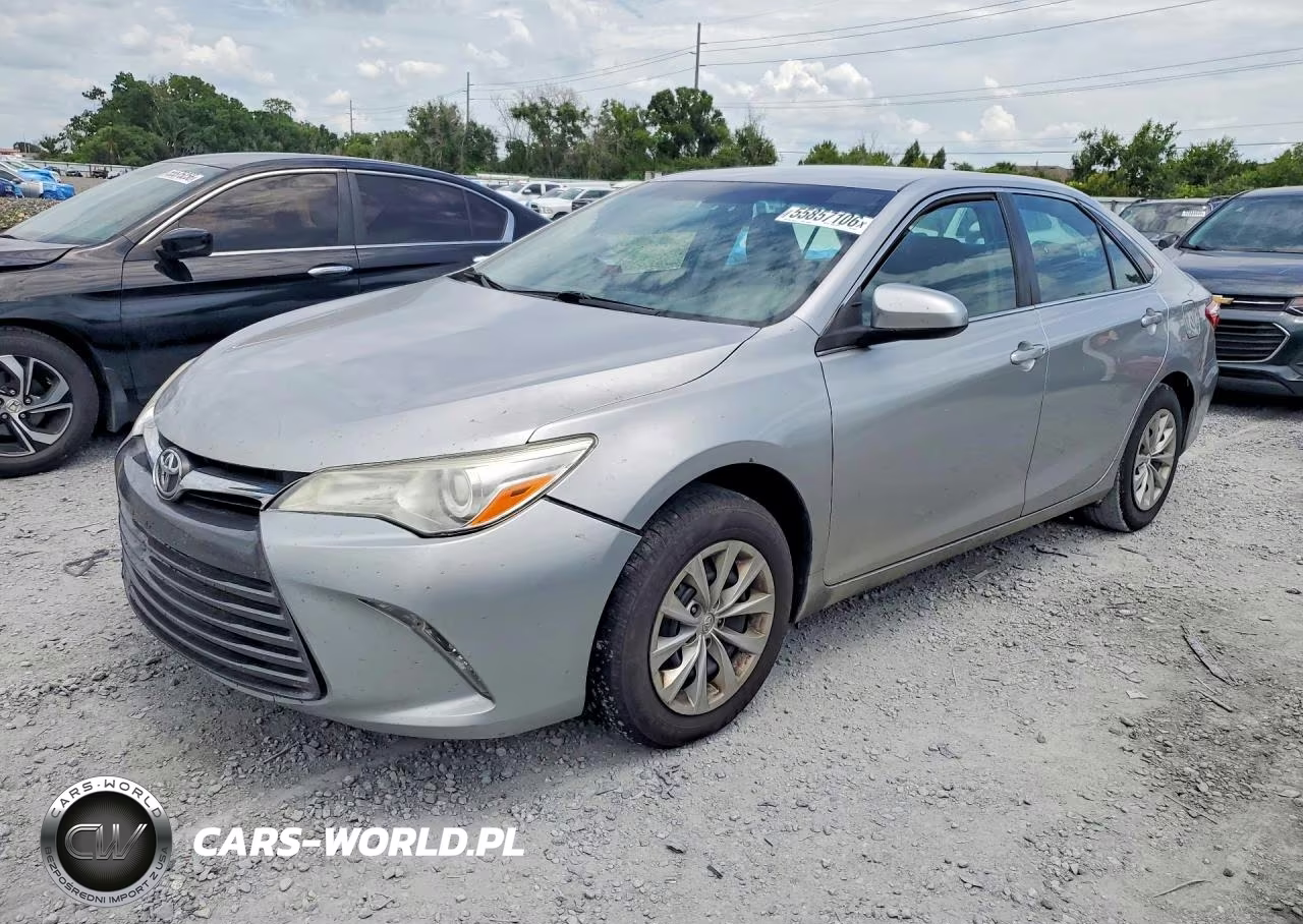 2016 Toyota Camry Le – zdjęcie 1 z 12