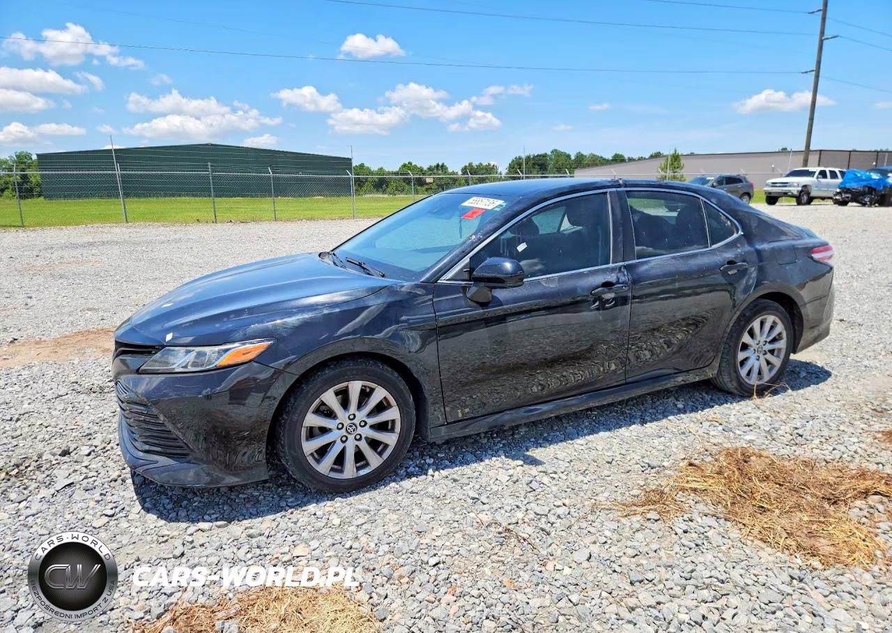 2018 Toyota Camry Le – zdjęcie 1 z 12