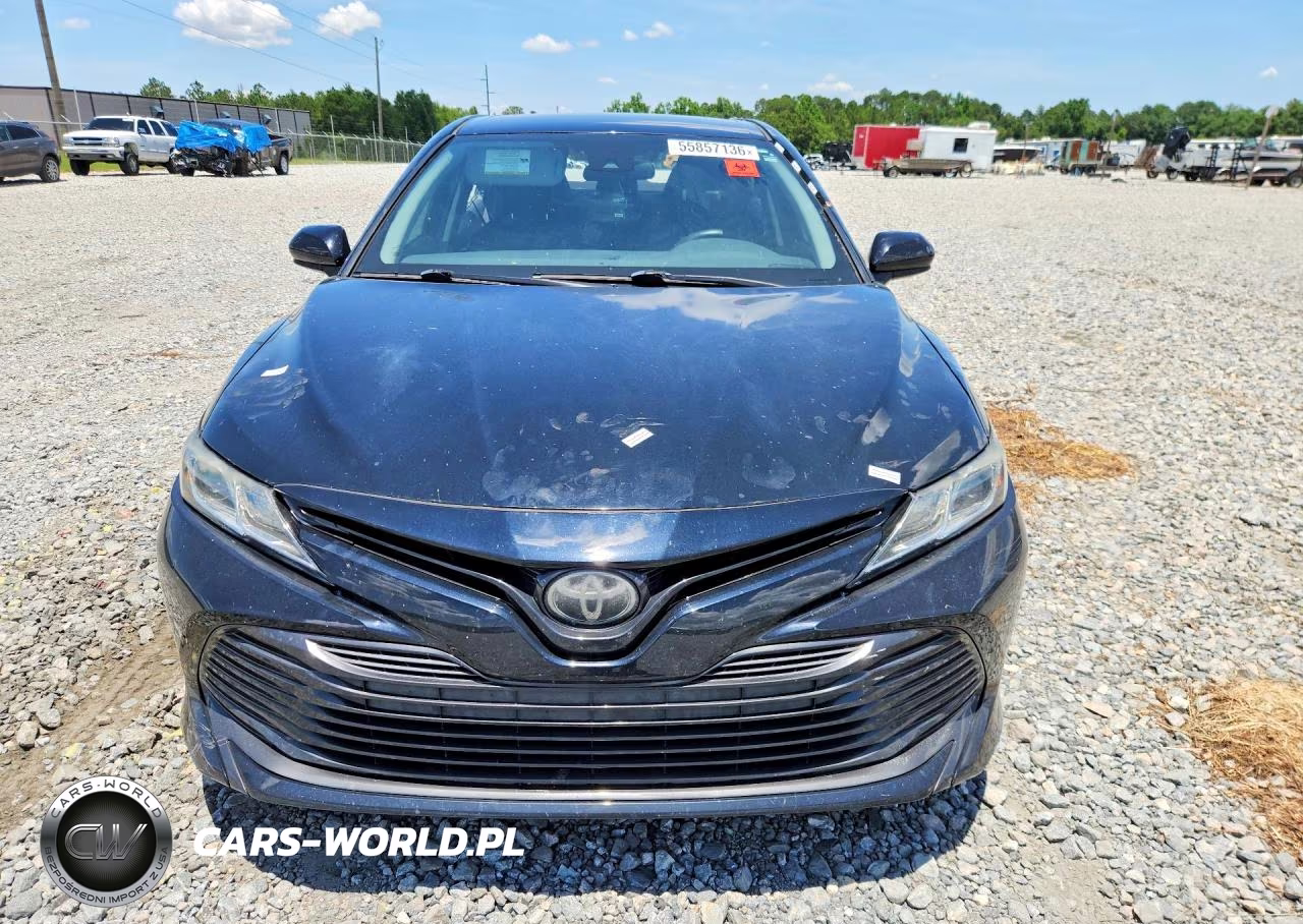 2018 Toyota Camry Le VIN:4T1B11HK3JU150417 - 5