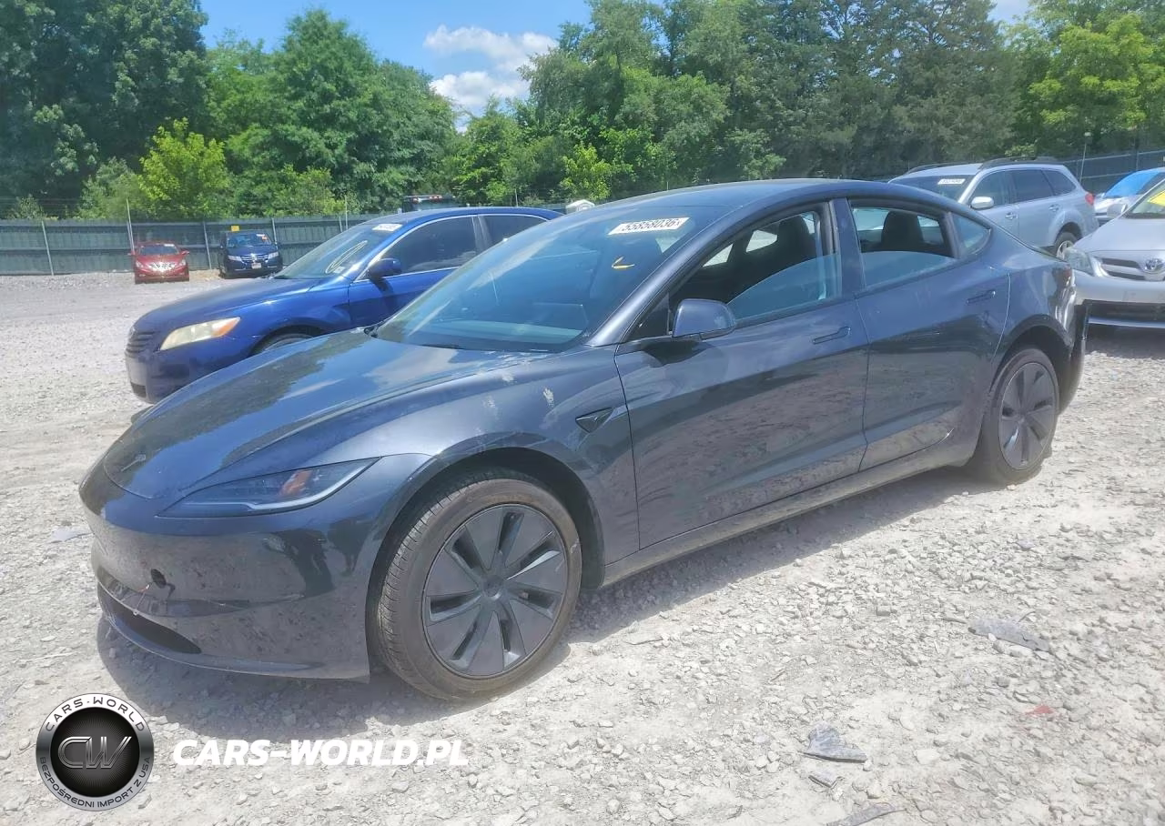 2025 Tesla Model 3 – zdjęcie 1 z 13