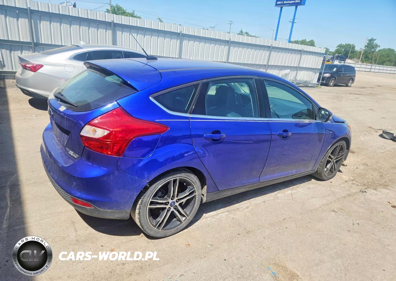 2014 Ford Focus Titanium VIN:1FADP3N28EL253300 - 3