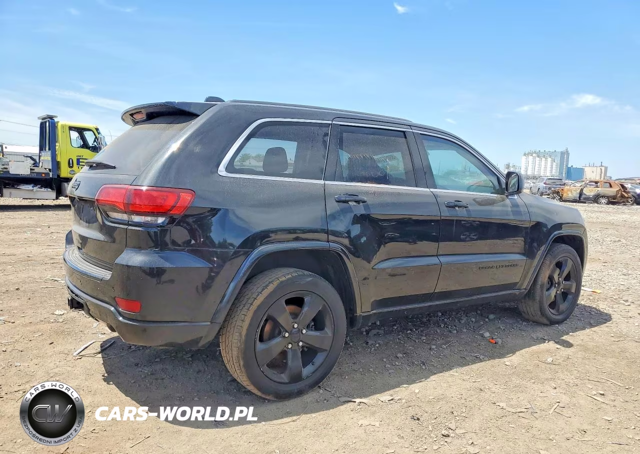 2015 Jeep Grand Cherokee Laredo VIN:1C4RJFAG5FC235004 - 3