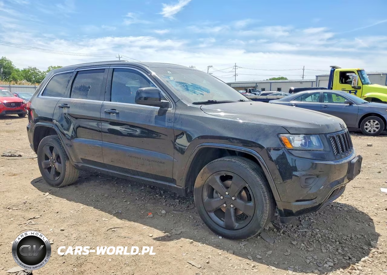 2015 Jeep Grand Cherokee Laredo VIN:1C4RJFAG5FC235004 - 4