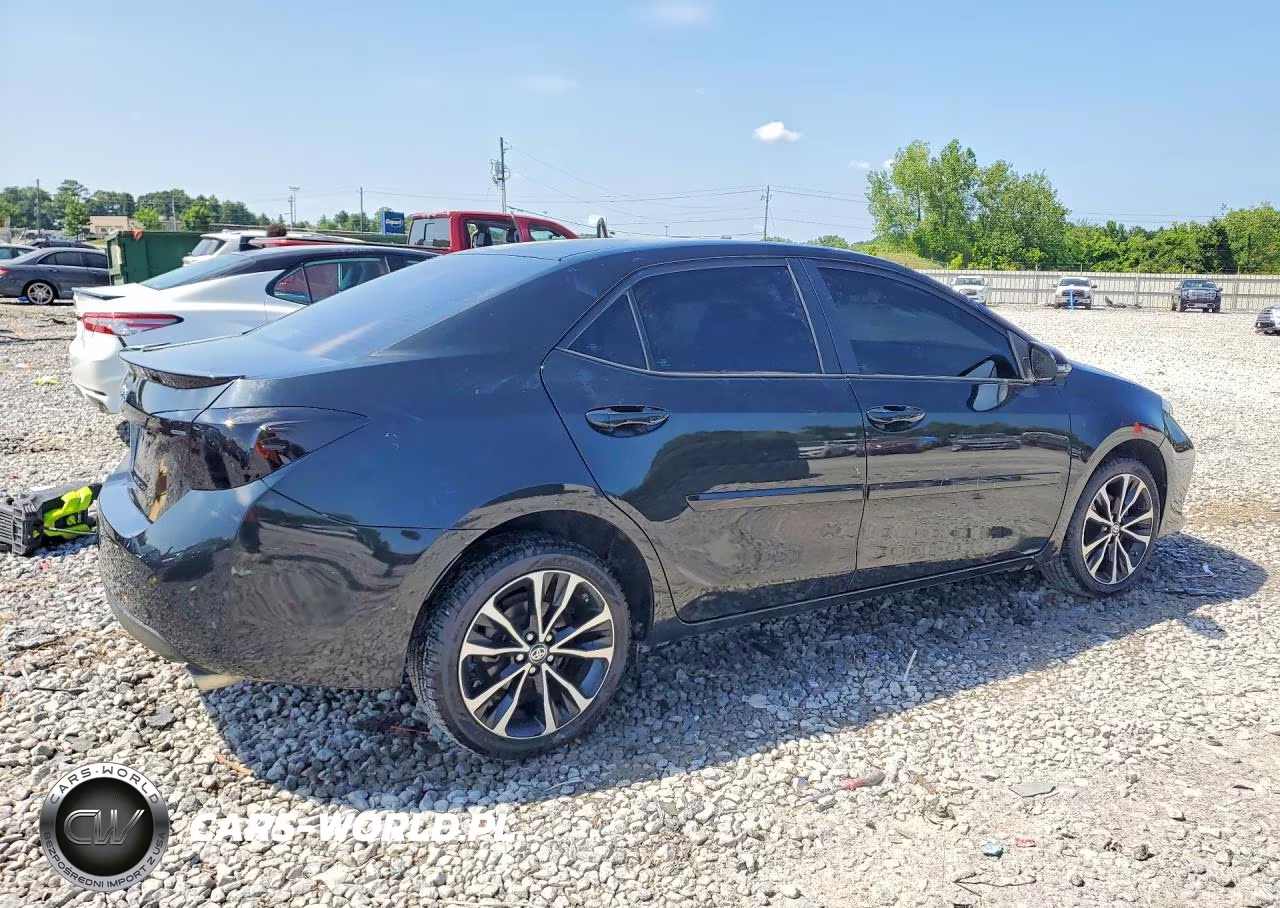 2018 Toyota Corolla Se VIN:5YFBURHE2JP819178 - 3