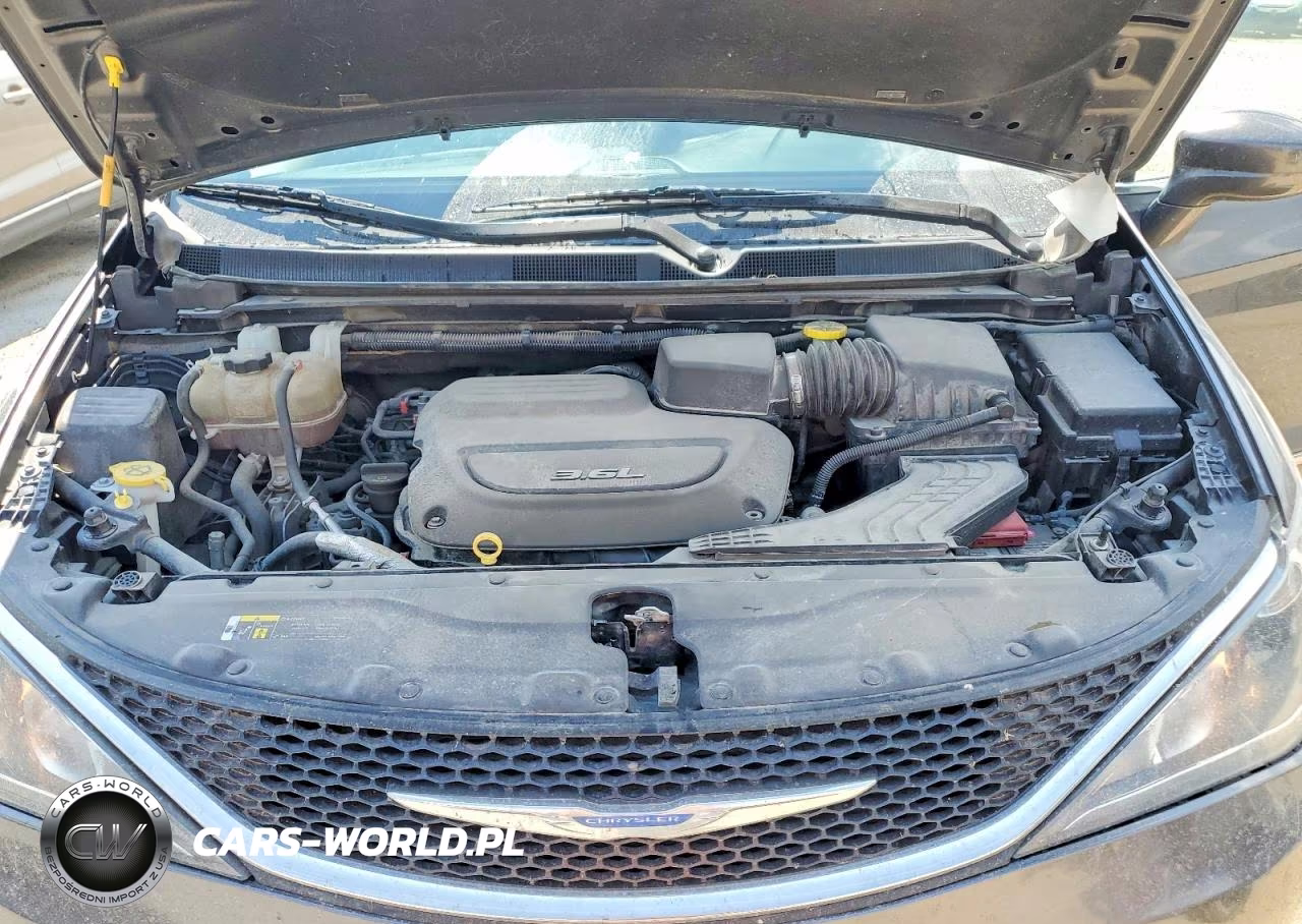 2018 Chrysler Pacifica Touring L VIN:2C4RC1BG8JR219018 - 12