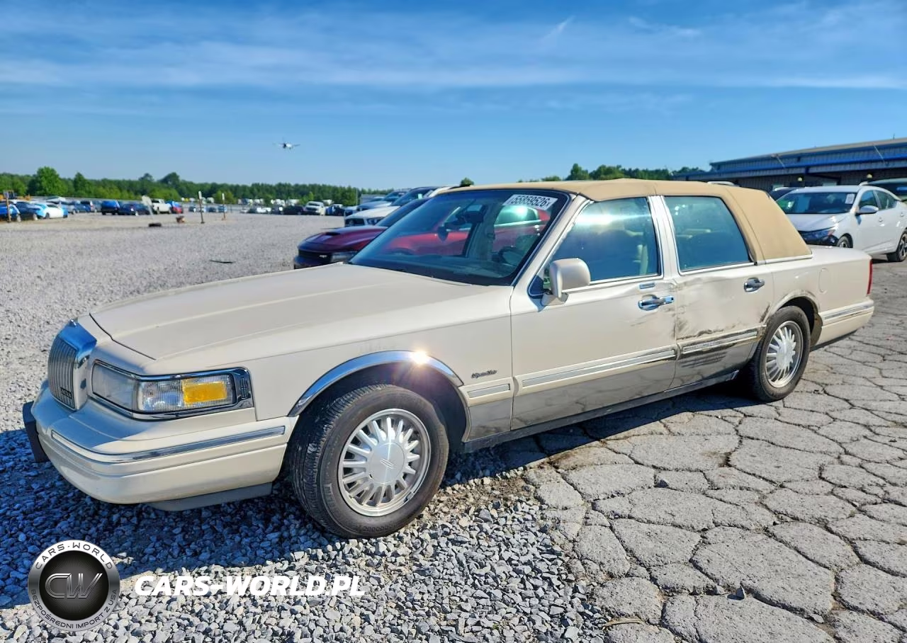 1997 Lincoln Town Car Signature