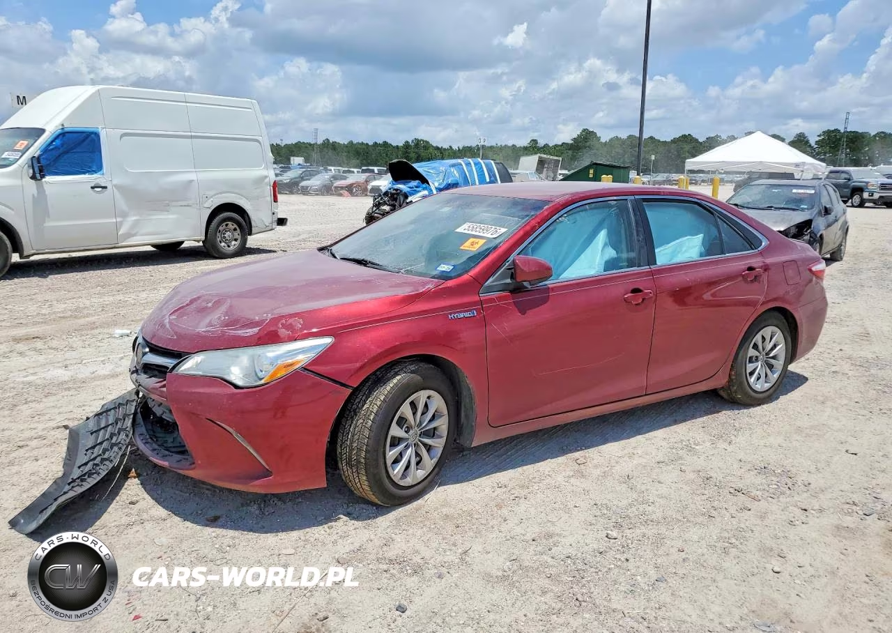 2015 Toyota Camry Hybrid Le – zdjęcie 1 z 12