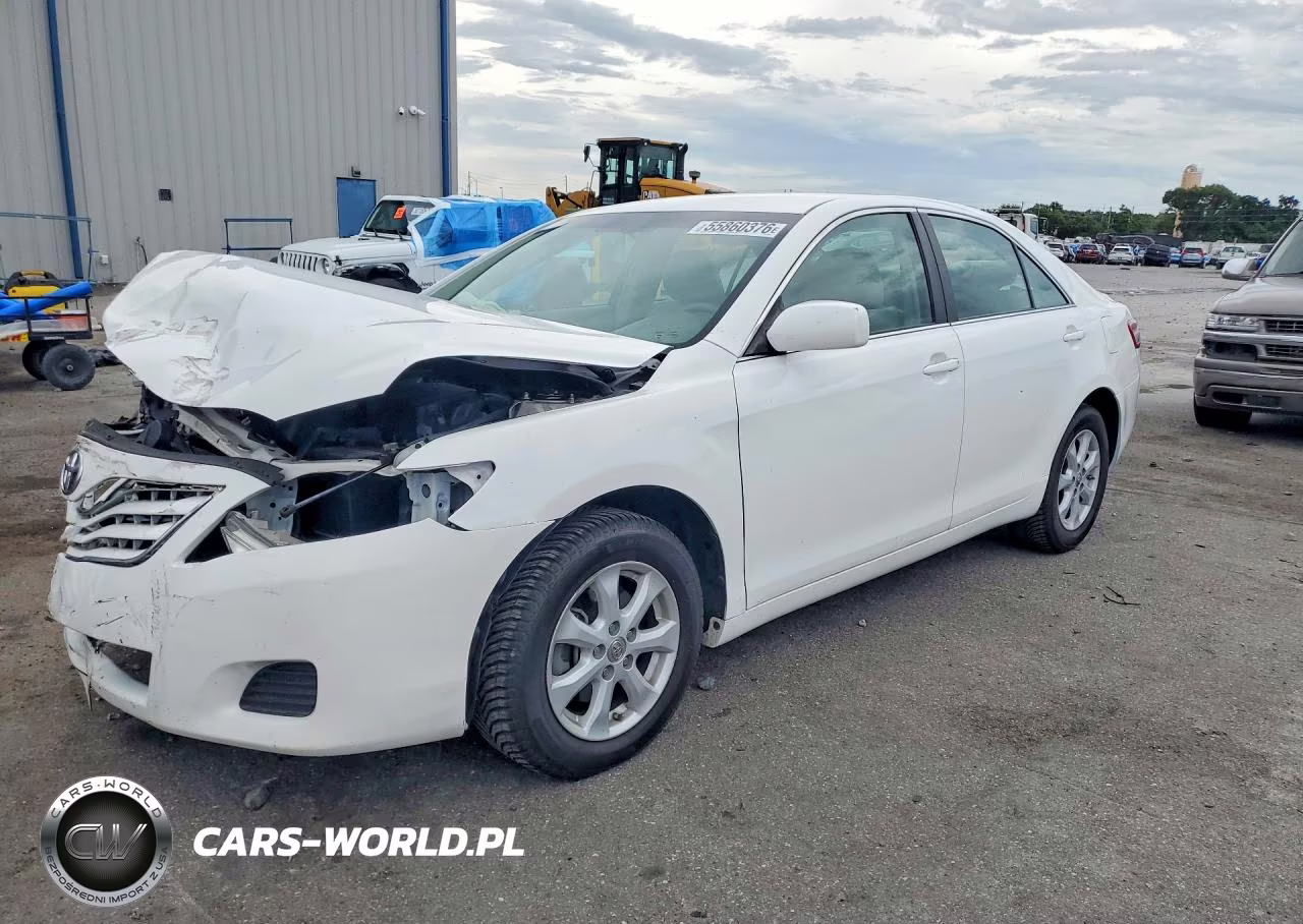 2011 Toyota Camry Le – zdjęcie 1 z 12