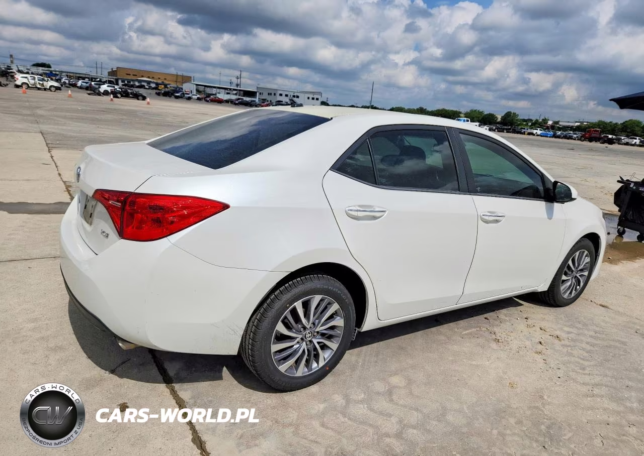 2017 Toyota Corolla Xle VIN:5YFBURHE5HP581577 - 3