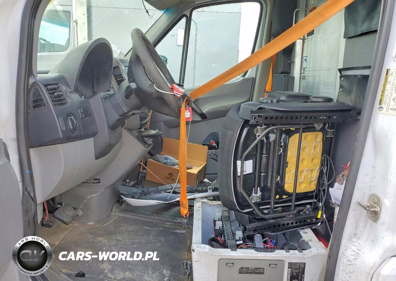 2014 Mercedes Benz Sprinter 2500 Delivery Van VIN:WD3PE8DE8E5901156 - 7