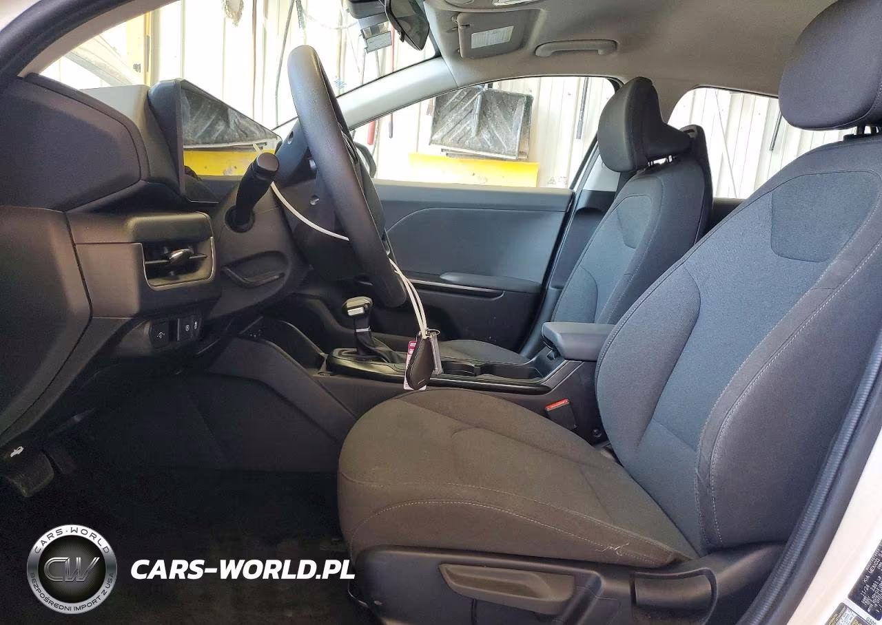2025 Kia K4 Lxs VIN:3KPFT4DE6SE061717 - 7
