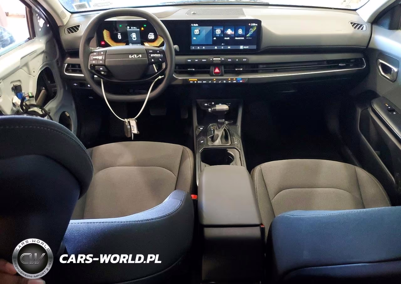 2025 Kia K4 Lxs VIN:3KPFT4DE6SE061717 - 8
