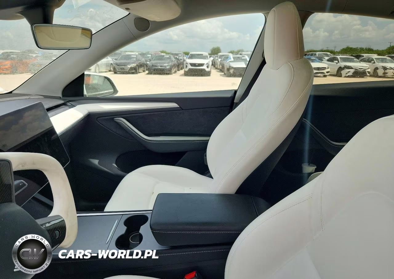 2024 Tesla Model Y VIN:7SAYGDEF7RA320109 - 7