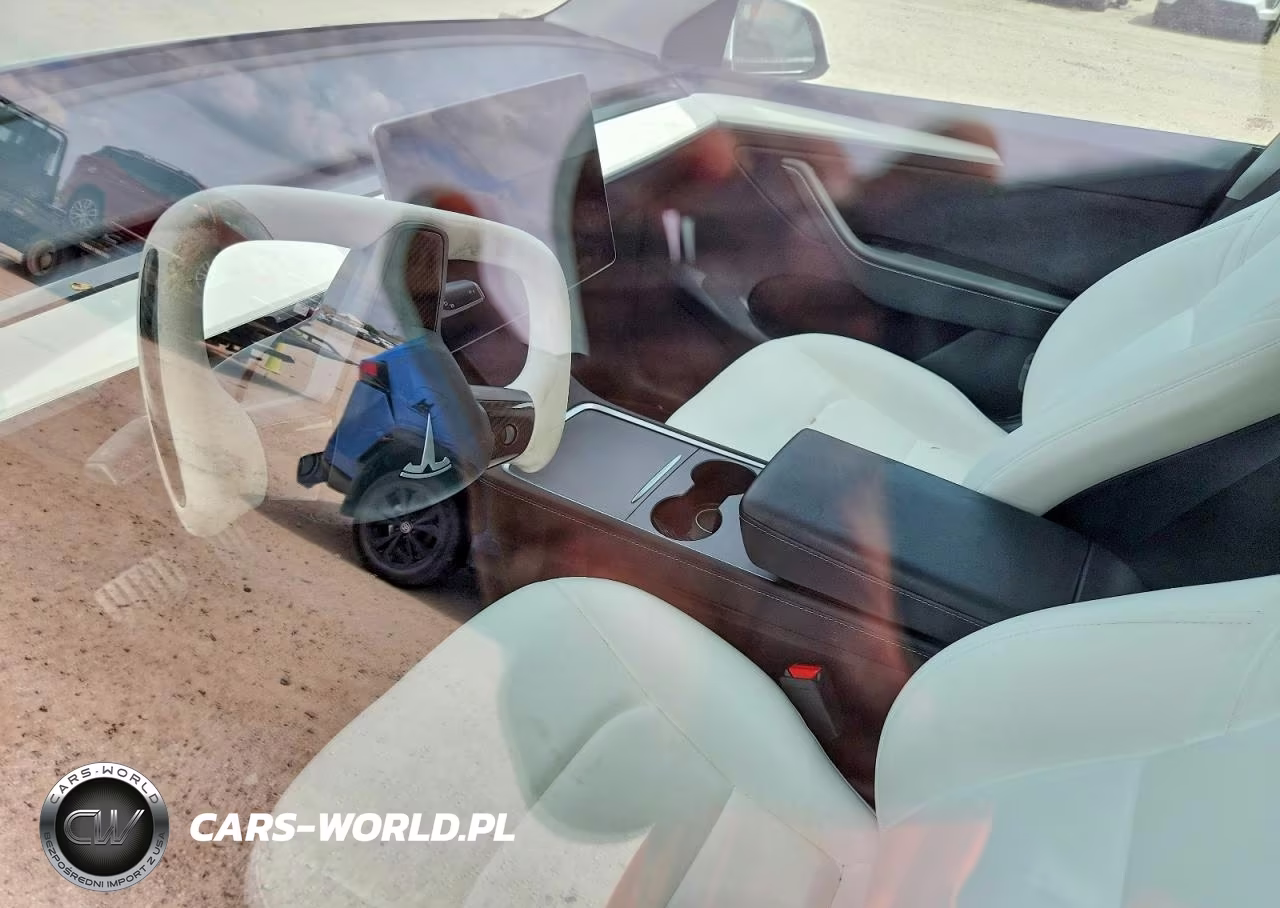 2024 Tesla Model Y VIN:7SAYGDEF7RA320109 - 8