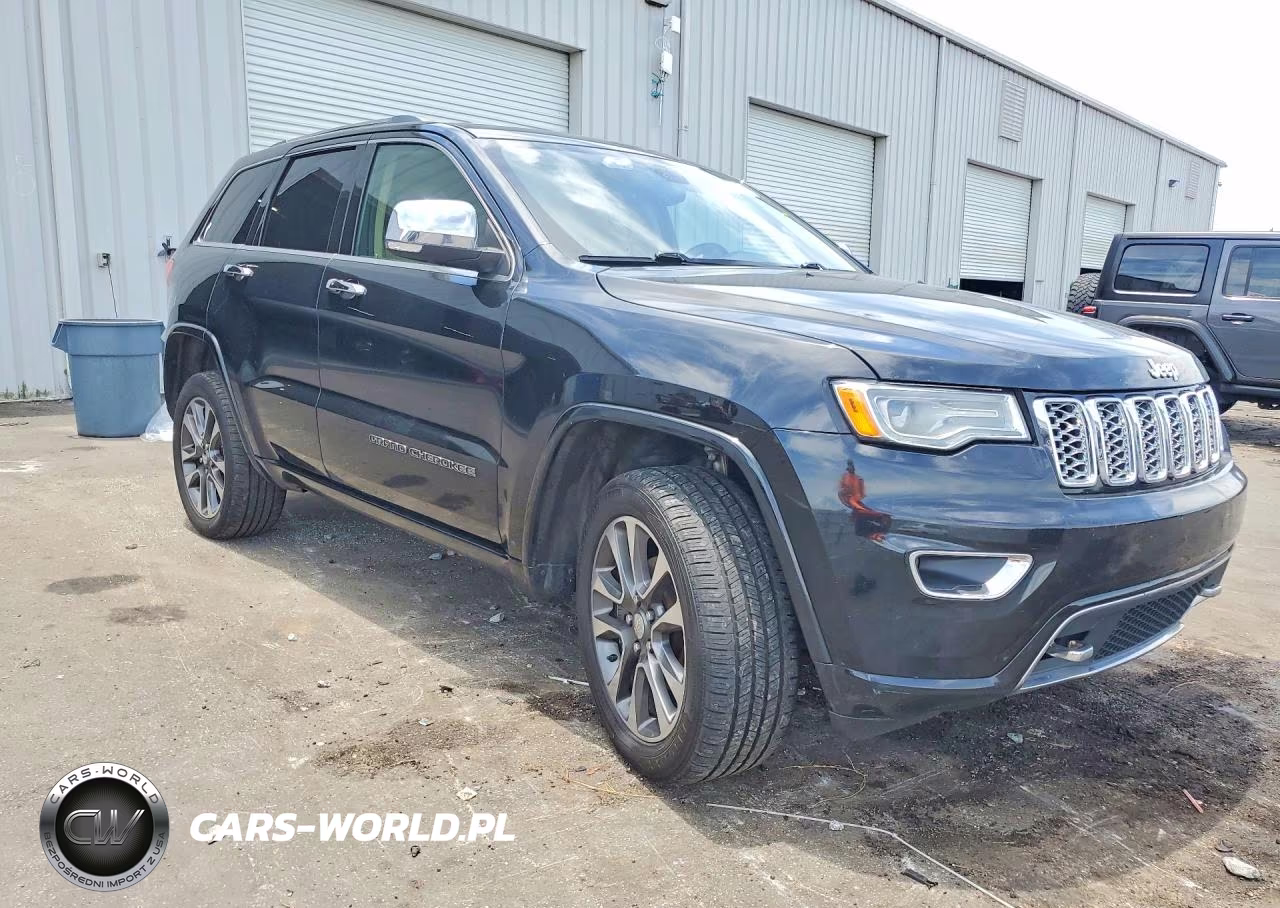 2017 Jeep Grand Cherokee Overland VIN:1C4RJFCG7HC754975 - 4