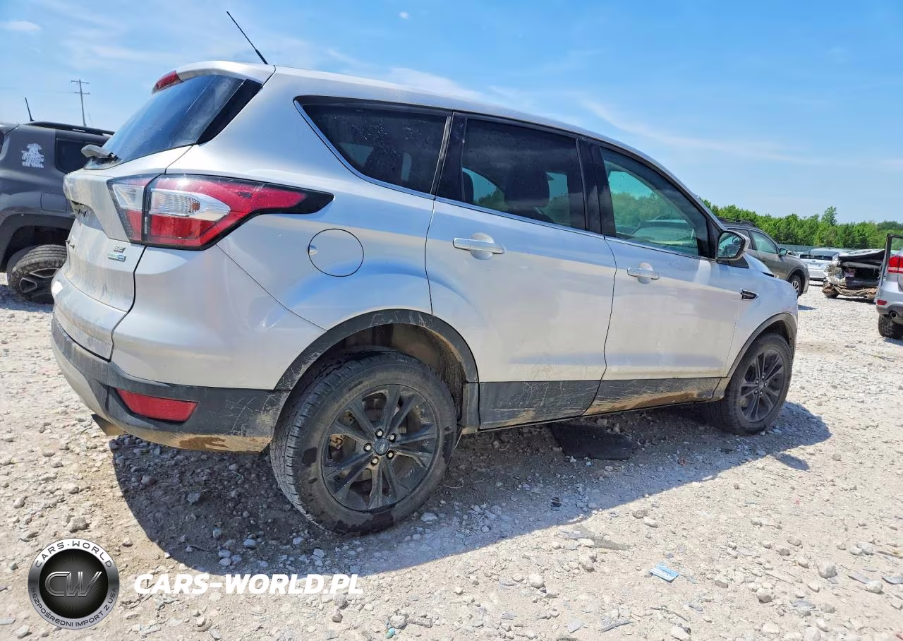 2017 Ford Escape Se VIN:1FMCU9GD9HUF06084 - 3